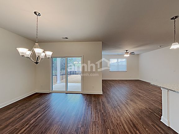 5th image of 7073 Creeksong Dr