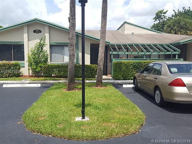 1st image of 452 Lakeview Dr APT 3