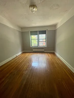 Rented by NYC LUXURY APT RENTALS CO LLC | media 10