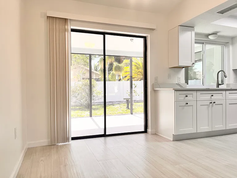 2420 Briar Oak Cir — Photo 29