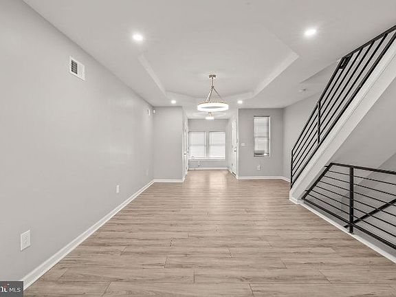 3rd image of 7525 Torresdale Ave