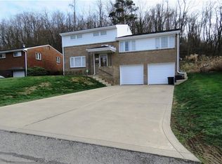 13630 Saint Clair Dr, Irwin, PA 15642