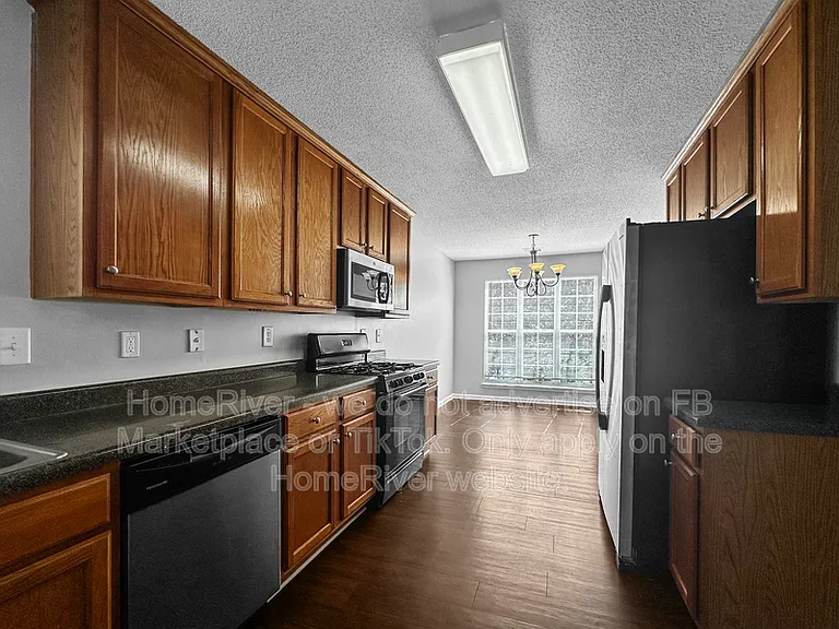 261 Augusta Woods Dr — Photo 6