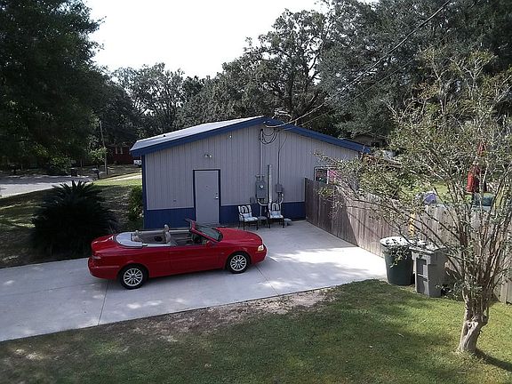 2nd image of 39 Lehigh Cir
