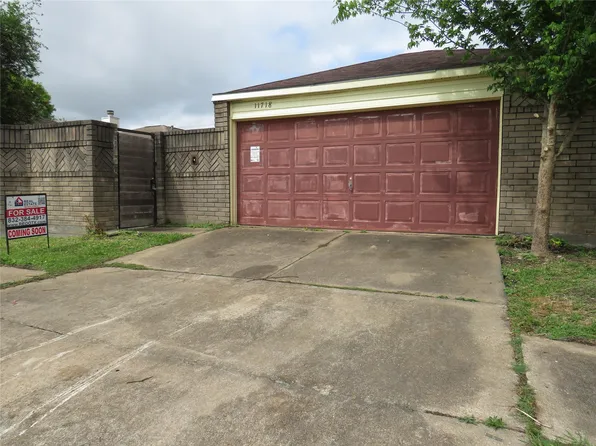 11718 Coachfield Ln, Houston, TX 77035