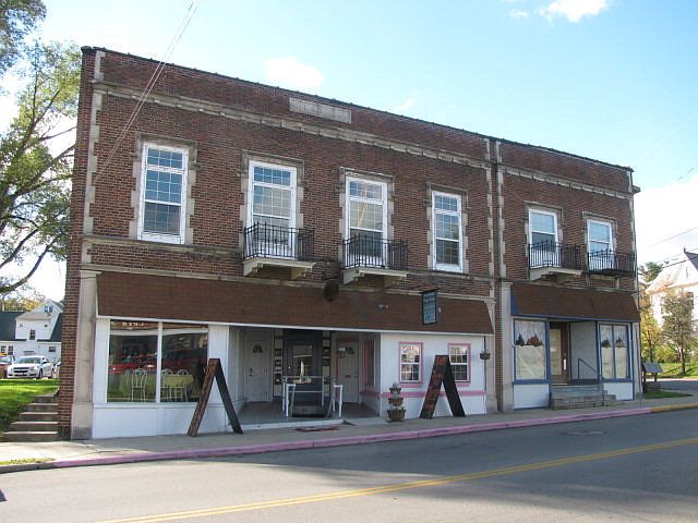 1st image of 187 Marion Ave