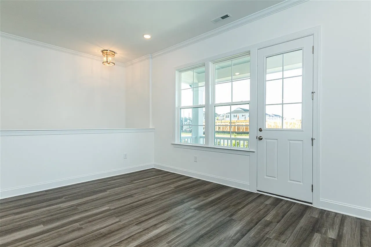 3 bed, 3.5 bath, 2142 sqft, $2,350 — Photo 4