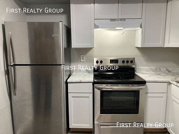 3rd image of 305 N Broadway St #4