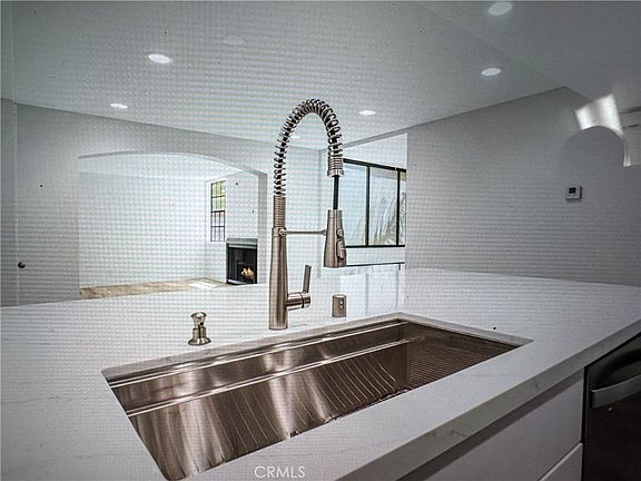 5th image of 750 N Kings Rd APT 105