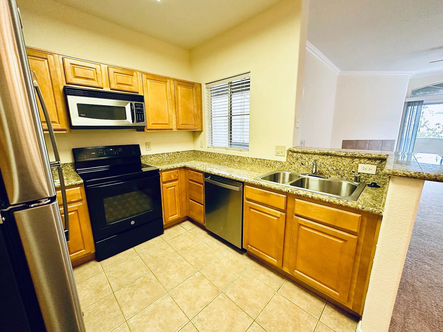 1 bed, 743 sqft, $1,750 — Photo 3