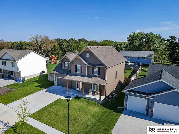 3rd image of 9229 Berg Dr