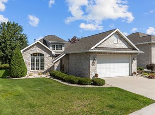 812 Pondview Ct, Appleton, WI 54913