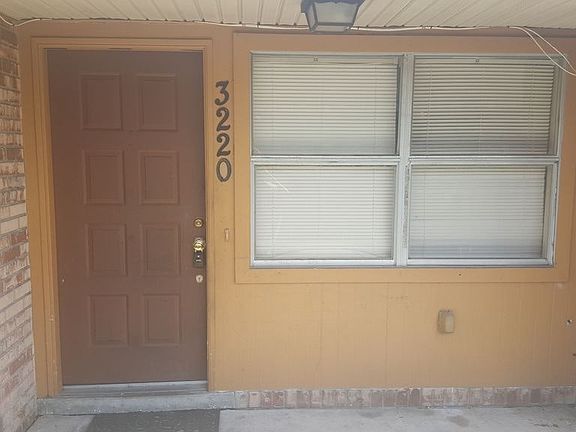 3rd image of 3220 Bloomingdale Villas Ct