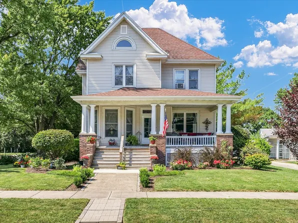401 N Macon St, Bement, IL 61813