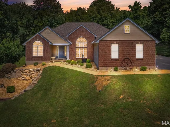 219 Sandstone Ct, Festus, MO 63028