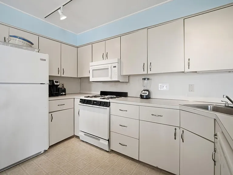 205 North St #10 — Photo 6