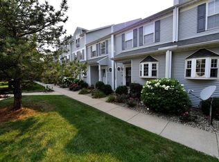 6618 N Queen Frances Ln, Peoria, IL 61615