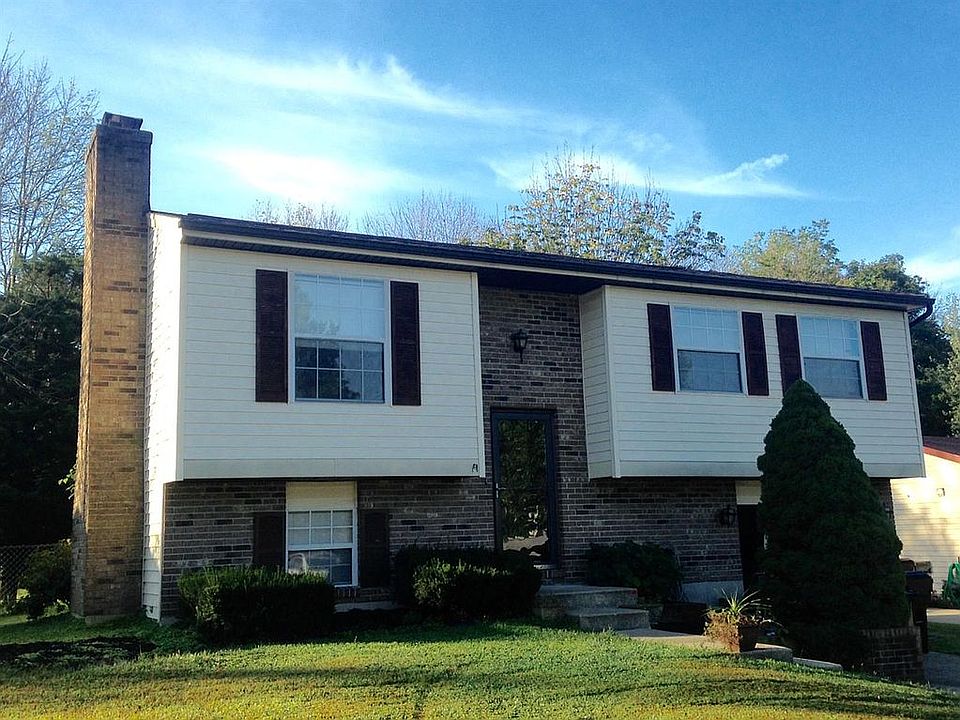 1st image of 15 Maplewood Ct