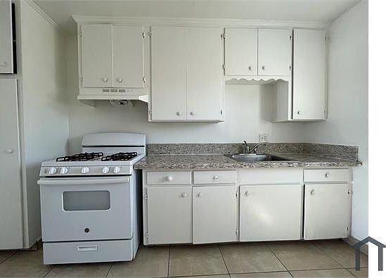 4th image of 3838 Estrella Ave #3838