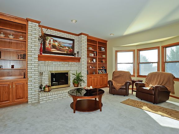 4th image of 12 Ashwood Ct