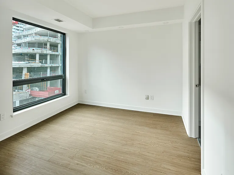 383 Albert St — Photo 46