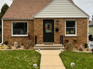 3018 E Koenig Ave, Saint Francis, WI 53235