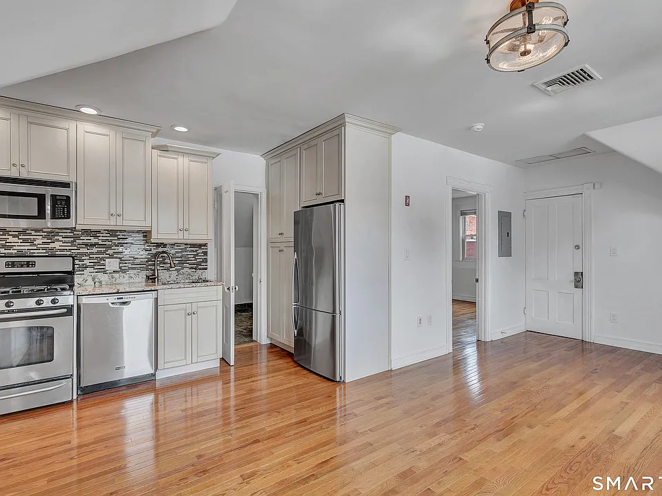 119 Dwight St #3
