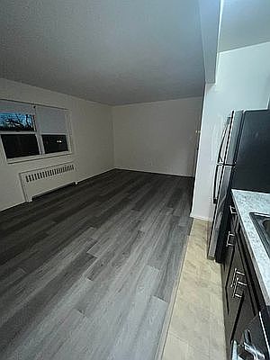 2nd image of 24 Stratford Ave #4D