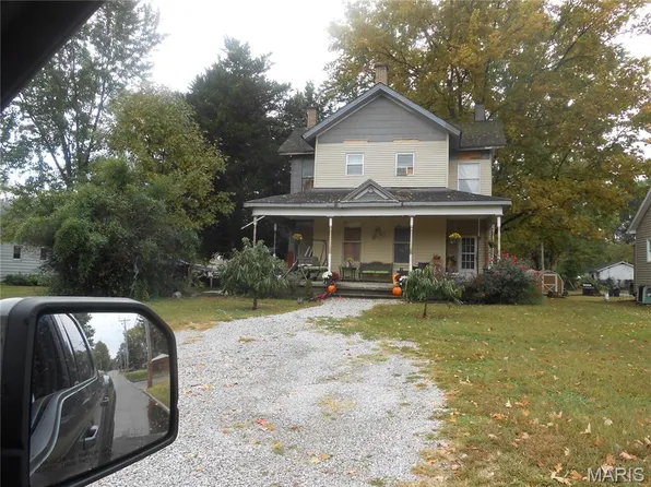 515 E Cole St, Du Quoin, IL 62832