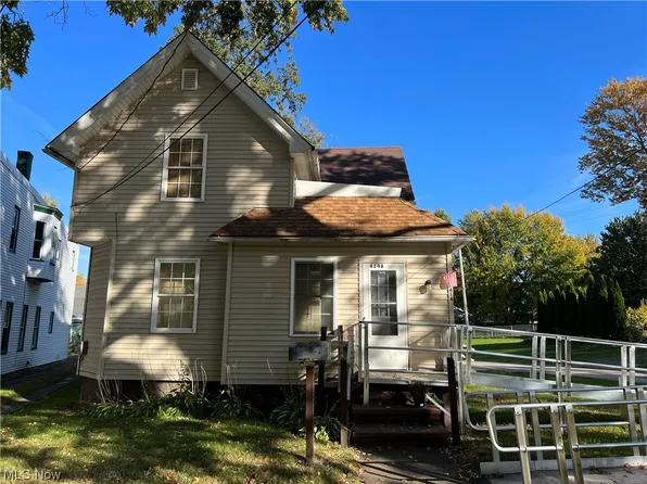 414 Harbor St, Conneaut, OH 44030