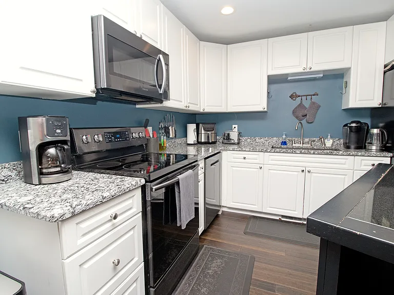 3935 Donnelly Dr NW — Photo 11