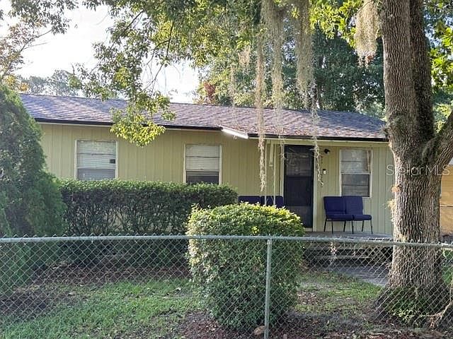 1st image of 917 NE 25TH STREET