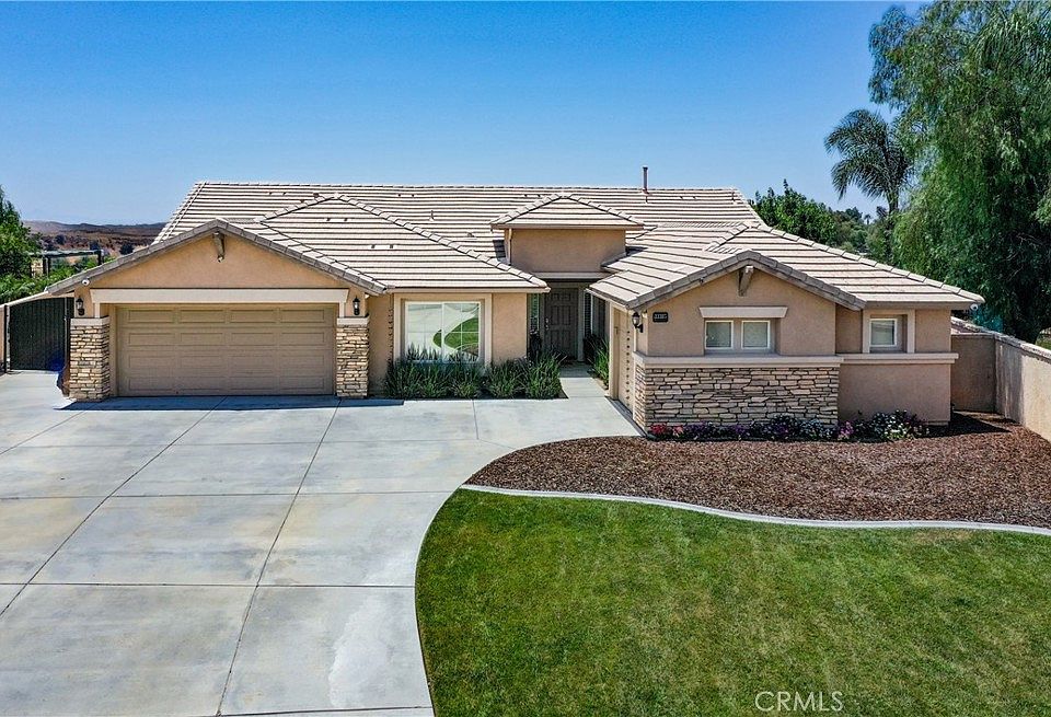 1st image of 33387 James Stewart Cir