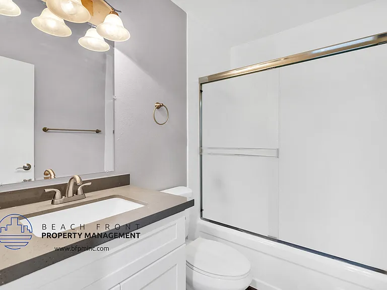 250 E Acacia St — Photo 18