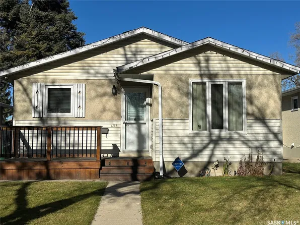 1131 MACKLEM Drive, Saskatoon, SK S7L 4R7