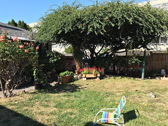 2nd image of 1709 NW Ione Pl #1709