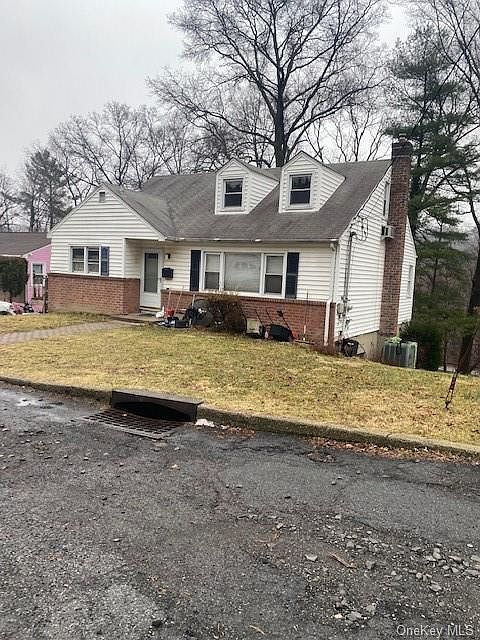 1st image of 183 Putnam Ave
