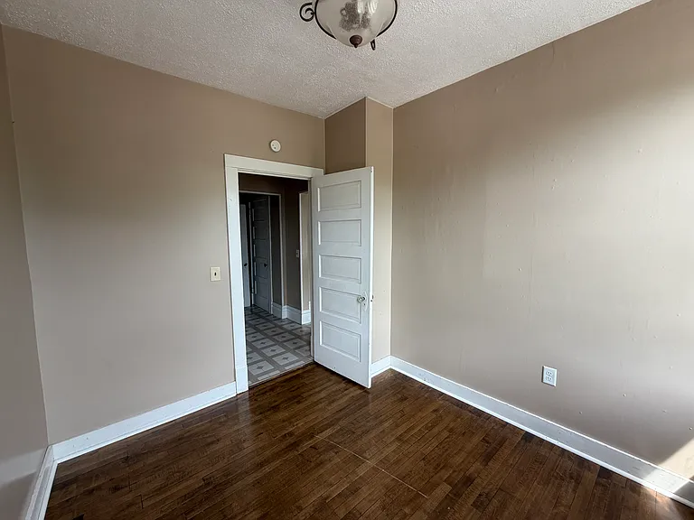 132 E Main St #5 — Photo 7