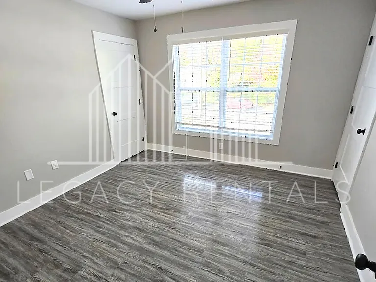 1112 Race St — Photo 8