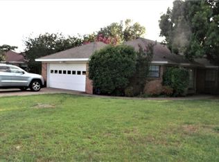 6800 Sayle St, Greenville, TX 75402