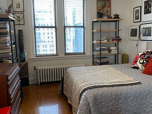 4th image of 244 W 72nd St #16C1
