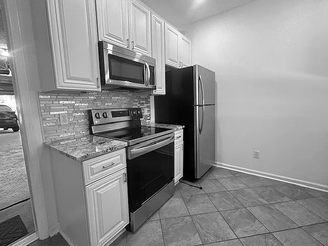902 Southern Creek Dr — Photo 9