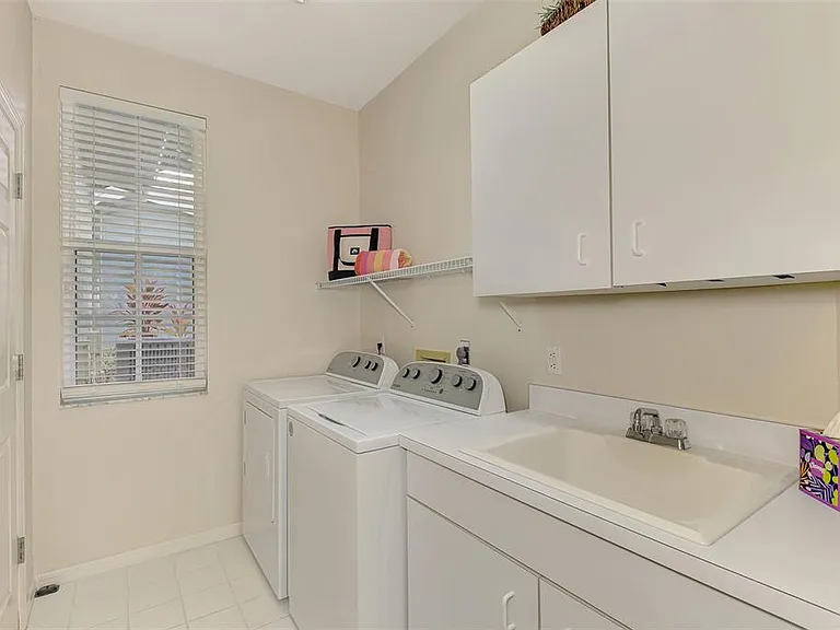 549 Fallbrook Dr — Photo 51