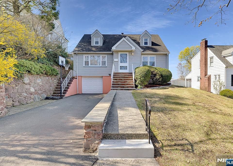 1st image of 243 Donaldson Ave