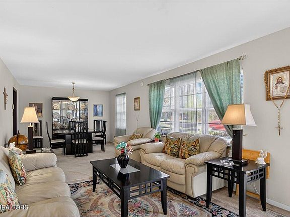 5th image of 9504 Bob Gray Rd