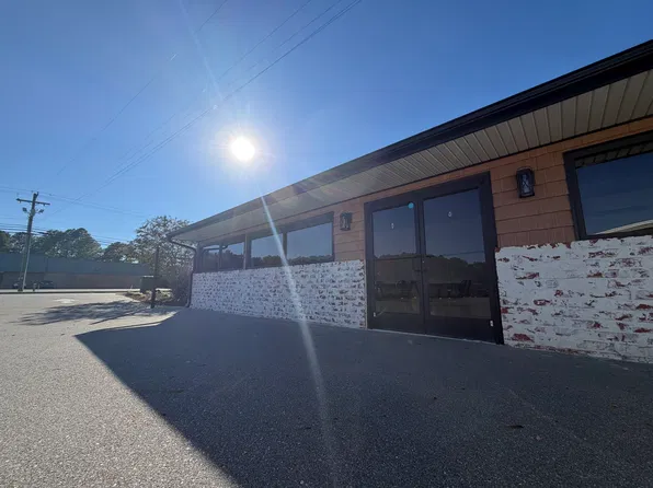 405 E Washington St, La Grange, NC 28551