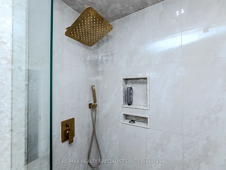 121 Boxwood Cres — Photo 28