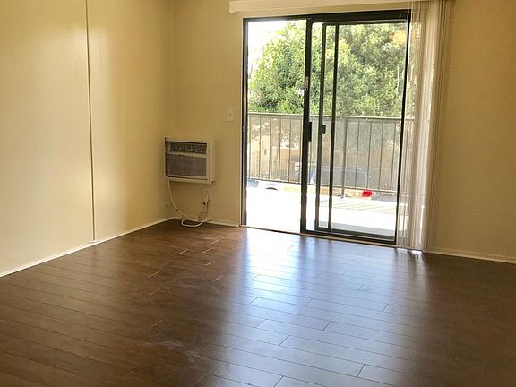 2nd image of 523 E Pine St APT 4
