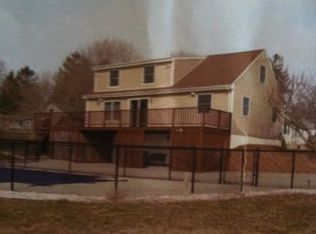 11 Longmeadow Dr, Wareham, MA 02571