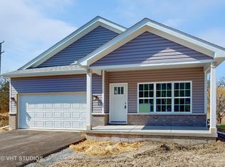 204 Crystal Ln, Steger, IL 60475